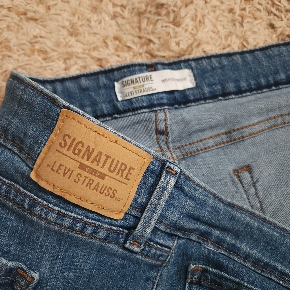 Signature by Levi Strauss Women W35‎ L30 Blue Mid-Rise Straight Leg Jeans